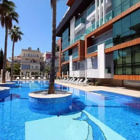 Luxury Flat 2 Mins From Apartamento